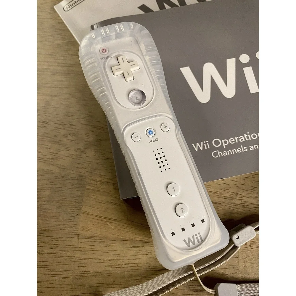 Nintendo Wii Model RVL-101 USA With Remotes Power Supply & Manuals Tested